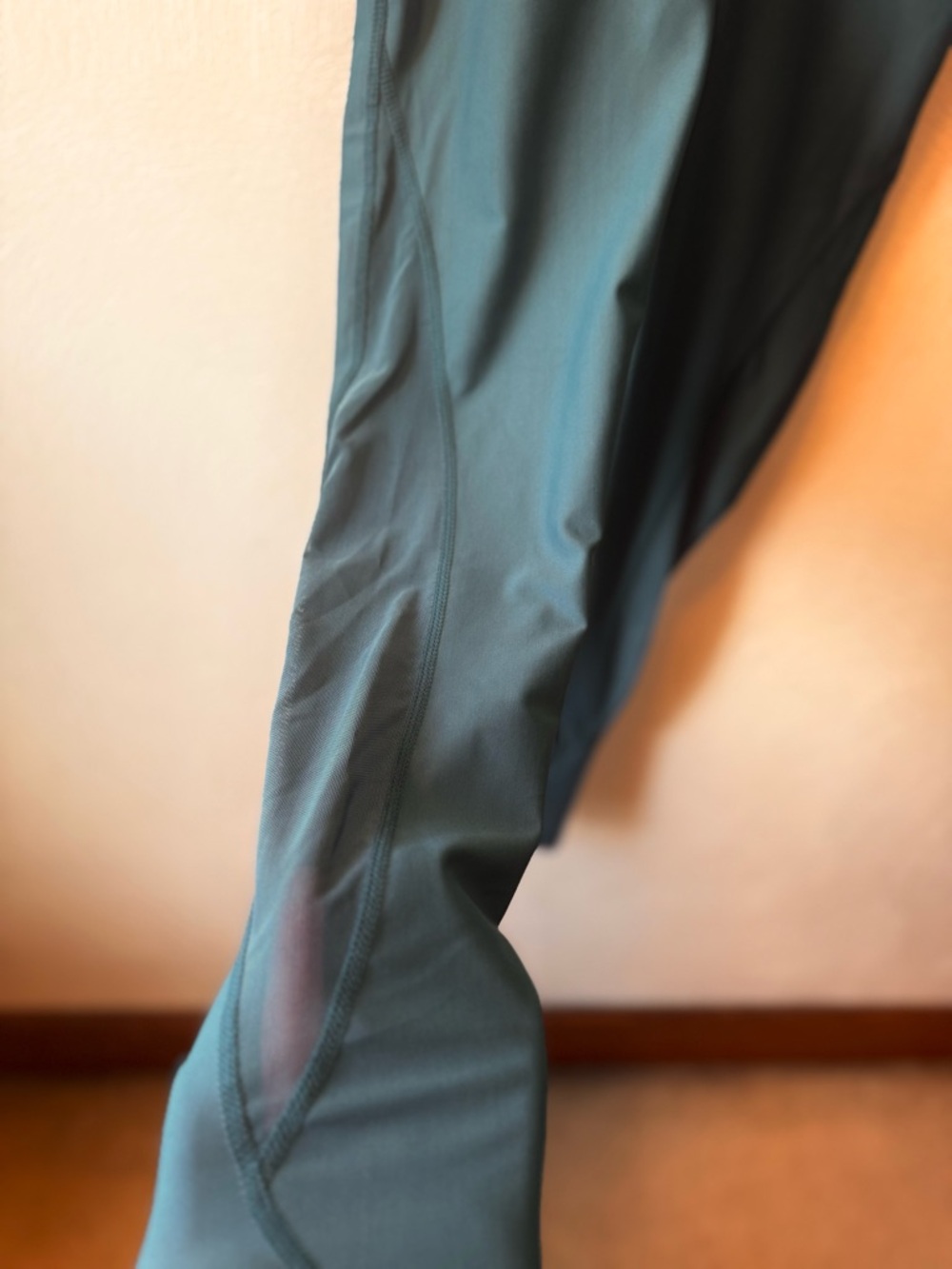 Vuori Daily Legging High Rise Mesh Panel 7/8 Leggings Teal Green S Athleisure - Picture 3 of 5